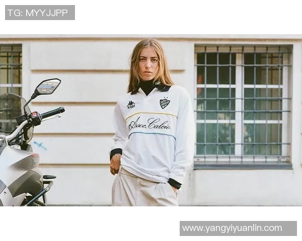 球星号码连帽卫衣潮流风尚 引领足球文化与街头时尚完美融合